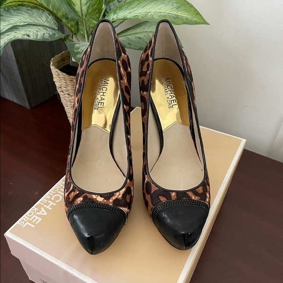Michael by Michael Kors Cheetah Print Heels Size 8M - Picture 3 of 5